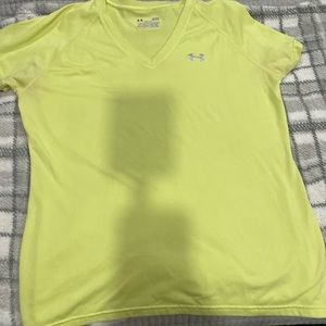 Under armour semi fitted T size large